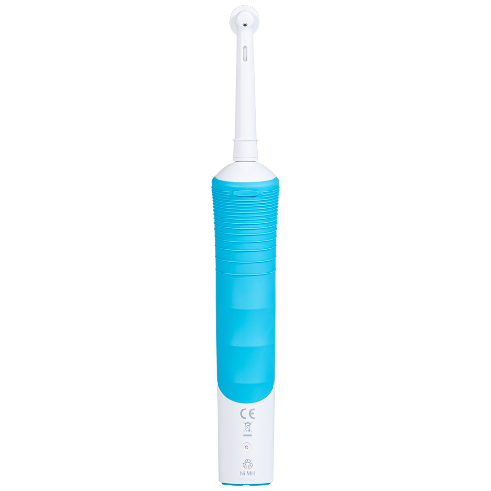 Hình ảnh Bàn chải đánh răng điện Oral-B Vitality Crossaction Blue làm sạch mảng bám trên răng
