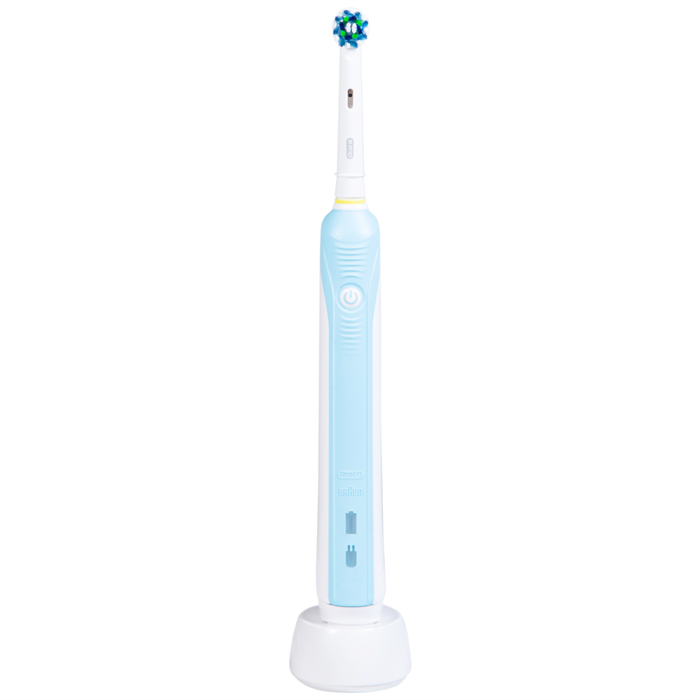 Hình ảnh Bàn chải đánh răng điện Oral-B Pro 500 Crossaction loại bỏ các mảng bám và vết ố trên răng