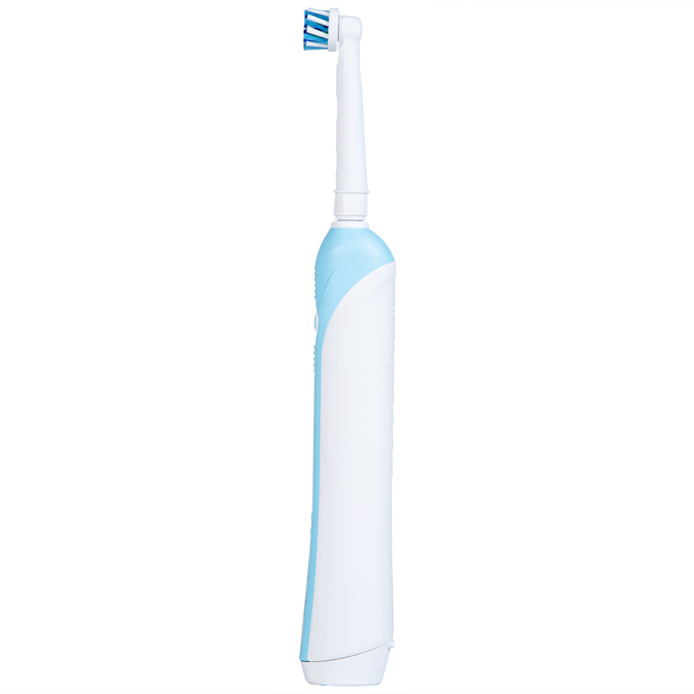 Hình ảnh Bàn chải đánh răng điện Oral-B Pro 500 Crossaction loại bỏ các mảng bám và vết ố trên răng